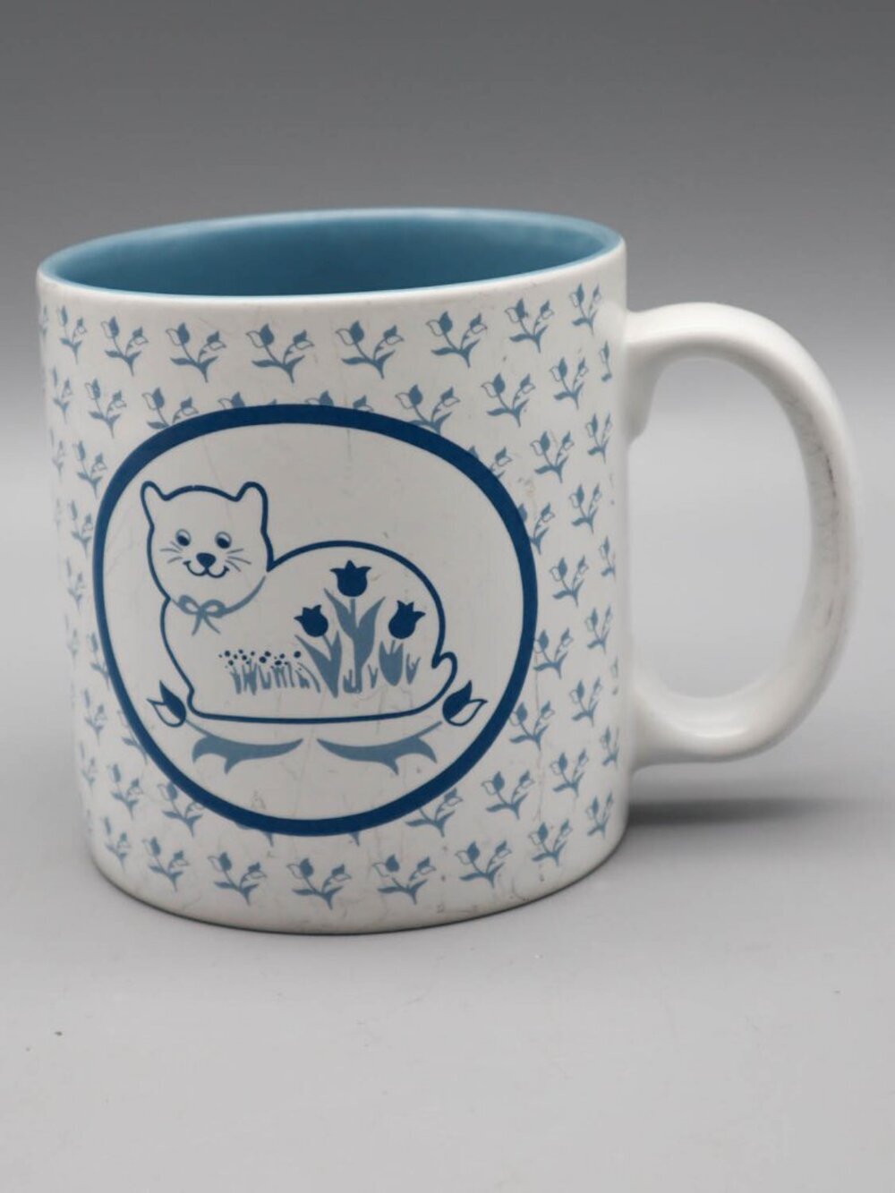 Vtg Russ Berrie Country Cat Blue & White Floral Ceramic Coffee Mug #8124 Cottage